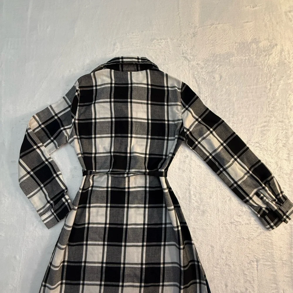 The Children’s Place Black and White Plaid Dress Size: S(5/6)